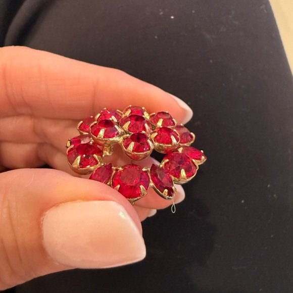 Albert Weiss crystal Red Brooch, classic vintage piece! - Picture 7 of 7